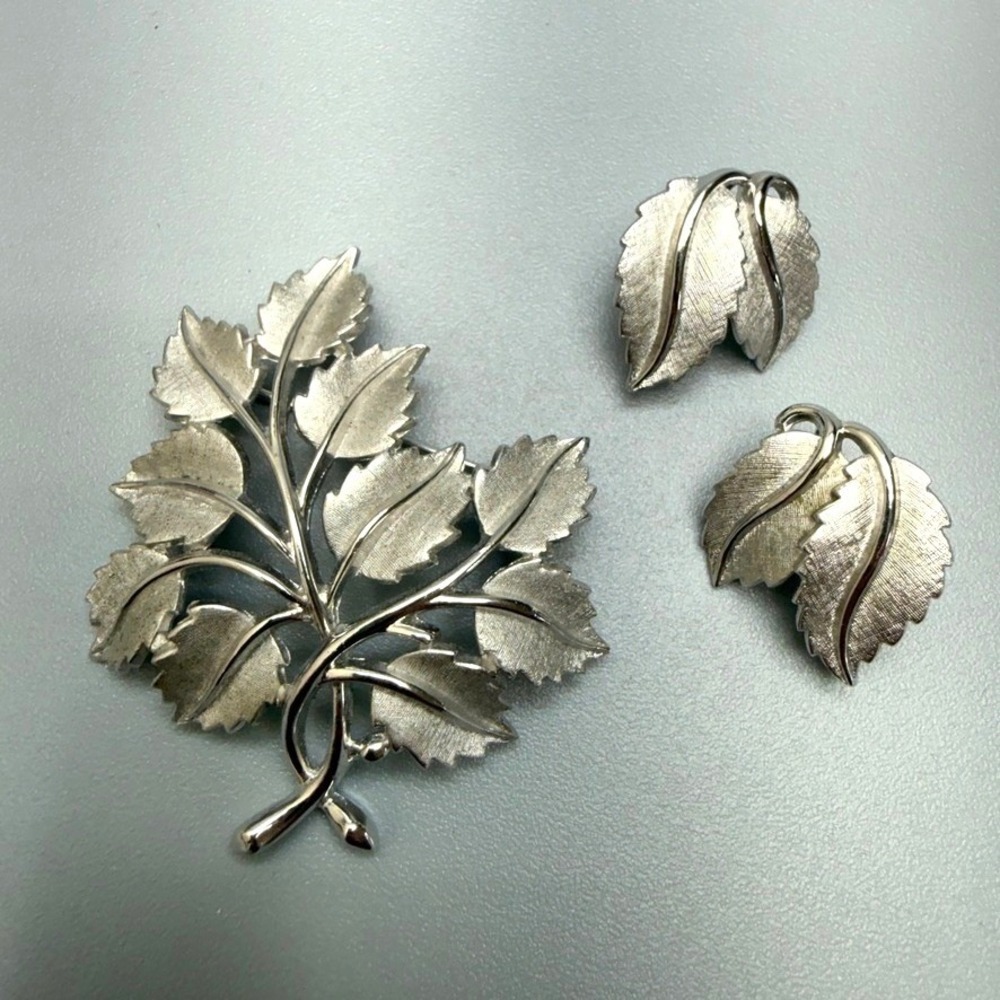 Trifari Vintage 60s Silver Tone Leaf Brooch and Clip On Earrings Set